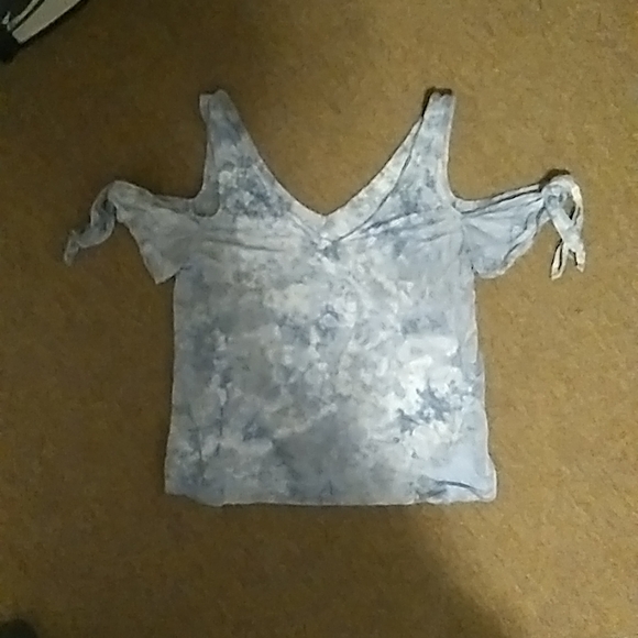 Gray and White Tank - Picture 3 of 4